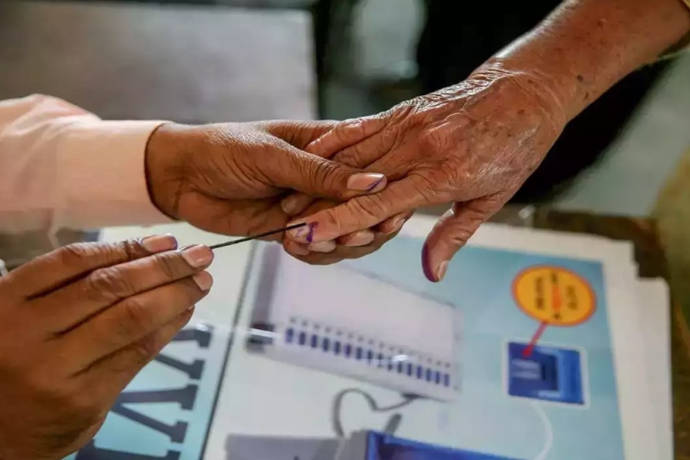 വിപണിയെ സ്വാധീനിക്കാന് എക്സിറ്റ് പോളുകളില് കൃത്രിമം കാണിച്ചോ?: ആരോപണമുയരുന്നു.